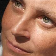 Esperta di tedesco impartisce lezioni per ragazzi frequentanti la scuola secondaria di 1 grado (medie), approfondendo in particolare le regole della grammatica tedesca, fondamentali da capire fin dall'inizio, per partire col piede giusto e vedere tale mat